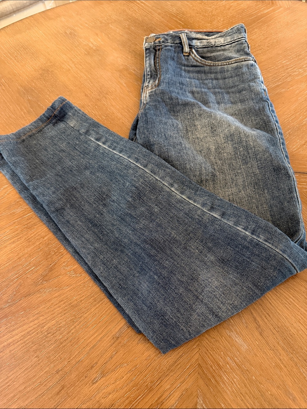 Eddie Bauer Boyfriend Relaxed fit w/ a star patterned lining throughoutsize 4